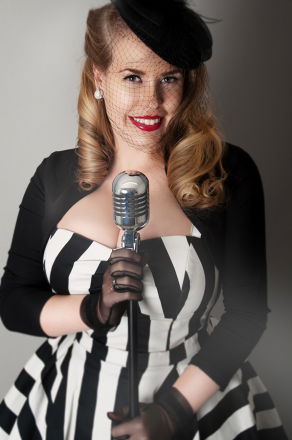 Promo Vintage Lianna Vintage 50s/60s Singer West Sussex